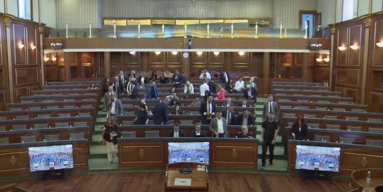 Dështon vazhdimi i seancës në Kuvend, shkak mungesa e kuorumit
