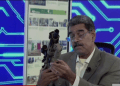 Dënon atentatin ndaj Trump, Maduro shfaqet në konferencë me a*rmën amerikane në dorë