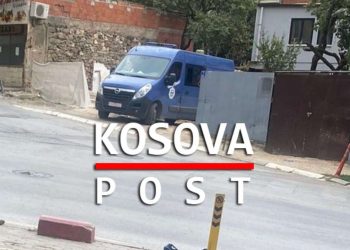 Forca të shtuara të Policisë po qëndrojnë pranë shtëpisë së familjës Sekiraqa