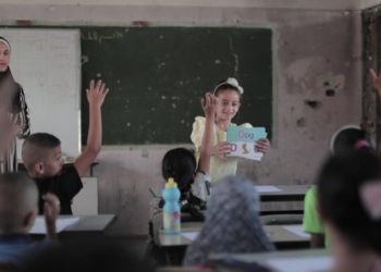 Procesi arsimor në Gaza në klasat e shkatërruara nga lufta