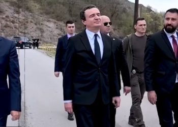 VV-ja rikthen fjalimin e vjetër të Kurtit për “guximin”, të shoqëruar me pamje nga veriu i sotëm
