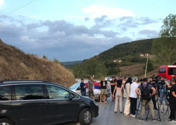 Bllokohet rruga në afërsi të pikës kufitare mes Serbisë dhe Kosovës në Merdarë