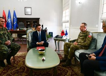 Ulutash takohet me Vengun, diskutojnë për situatën e sigurisë në Kosovë