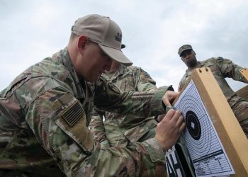 Ushtarët amerikanë të KFOR-it kryejnë trajnime për dominimin e mjeteve të pashpërthyera në Drenicë