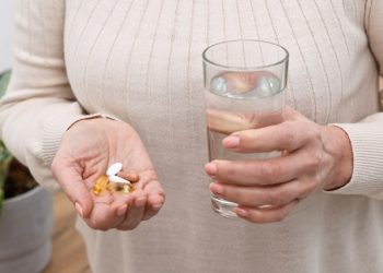 Gjinekologia thekson rëndësinë e marrjes së një vitamine për gratë pas menopauzës