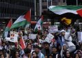 Aktivistë propalestinezë protestë para panairit të mbrojtjes në Australi