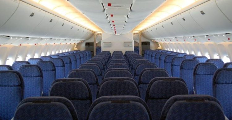  Pasagjeri gjeti një brejtës brenda ushqimit, avioni bën uljen emergjente