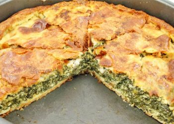Byrek me mish pule e spinaq, shije e mrekullueshme