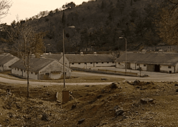 Policia në Republika Srpska frikëson të rinjtë që mbledhin dëshmi të luftës