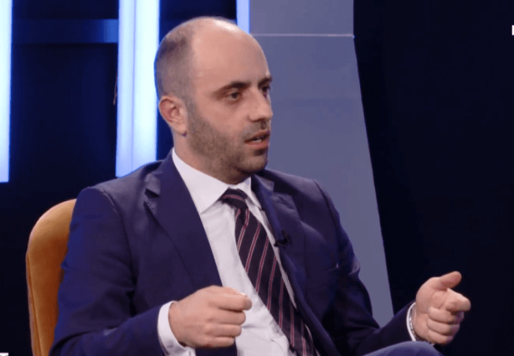 Zyberaj: Mos ndoshta di diçka presidentja se po ngritet aktakuzë ndaj ambasadorit Berishaj?