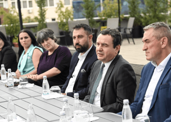 Kryeministri Kurti sot priti drejtuesit e Komunës së Leposaviqit, temë sfidat e trashëguara dhe investimet kapitale