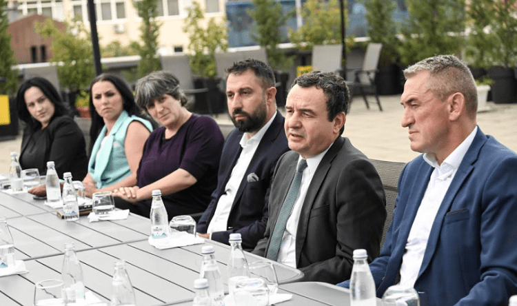Kryeministri Kurti sot priti drejtuesit e Komunës së Leposaviqit, temë sfidat e trashëguara dhe investimet kapitale