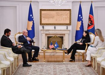 Osmani takohet me ambasadorin amerikan, bisedojnë për zhvillimet e fundit në Kosovë