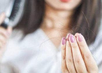 Kur duhet të shqetësoheni për rënien e flokëve në vjeshtë?