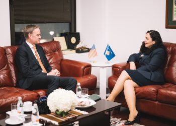 Osmani bisedon me ambasadorin Carpenter tejkalimin “me sukses” të sfidave të përbashkëta