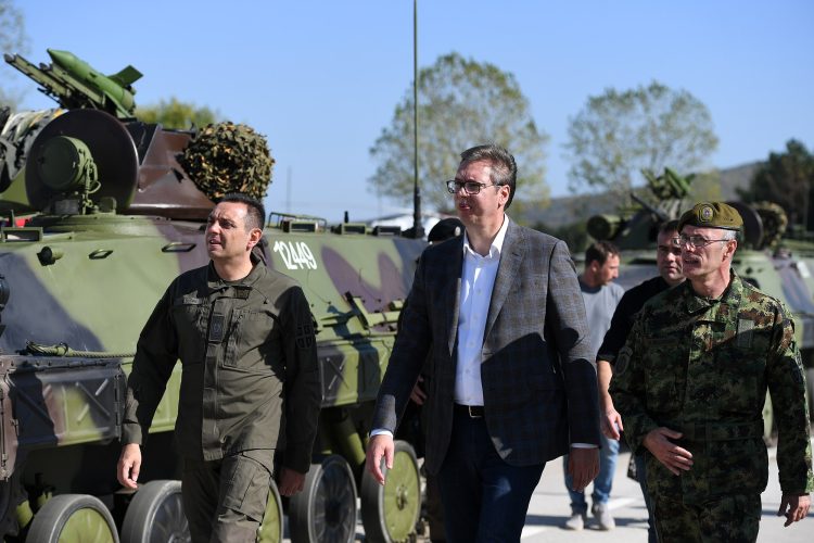 Vuçiqi nënshkruan marrëveshjen për rikthimin e shërbimit të detyrueshëm ushtarak