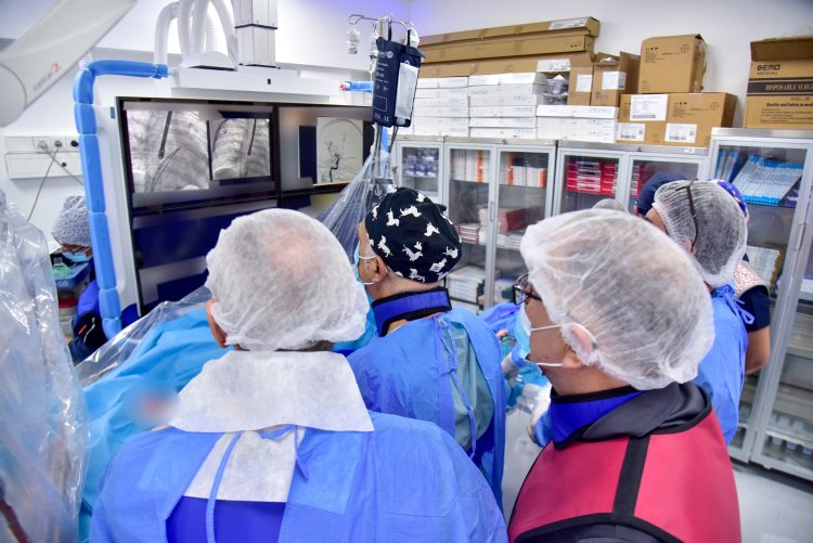 Për herë të parë në Kosovë, QKUK trajton me sukses 7 pacientë me probleme në zemër (FOTO)