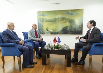 Kurti takon ish-presidentët Moisiu dhe Sejdiu, temë projektet e përbashkëta