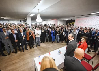 Kurti, diasporës në Mynih: Çdo përparim që e shihni në Kosovë në çdo element e ka edhe meritën tuaj