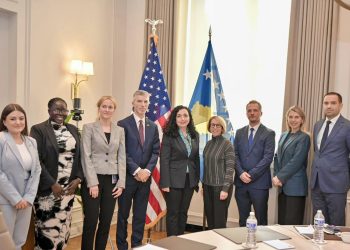 Osmani takohet me krerët e Odës Ekonomike Amerikane, me përfaqësues të Google e të Amazonit