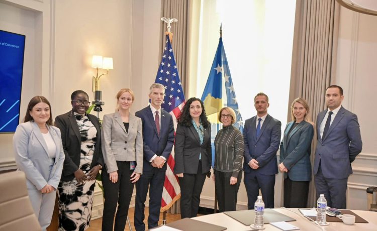 Osmani takohet me krerët e Odës Ekonomike Amerikane, me përfaqësues të Google e të Amazonit