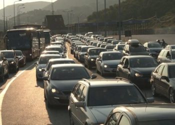Përfundon marrëveshja e lëvizjes së lirë mes Kosovës dhe Shqipërisë, rikthehen kolonat