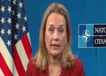 Ambasadorja e SHBA-ve në NATO kërkon progres në dialog