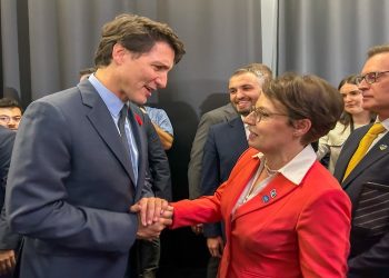 Kryediplomatja Gërvalla takoi kryeministrin e Kanadasë