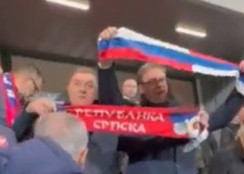 Vuçiq e Dodik shihen me flamuj serbë e rusë në përballjen Zvicër-Serbi