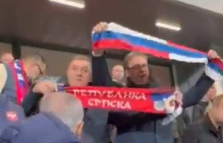 Vuçiq e Dodik shihen me flamuj serbë e rusë në përballjen Zvicër-Serbi