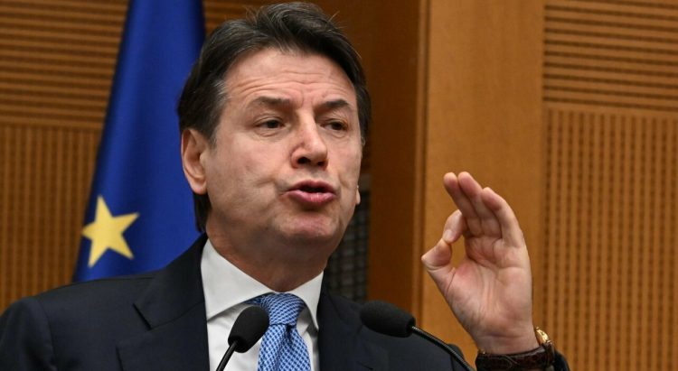 Ish-kryeministri italian: Si mund të jetë Shqipëria vend i sigurt për emigrantët kur tërheqin zvarrë ish-presidentin e tyre