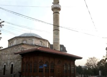 Besimtarët me padurim presin hapjen e Xhamisë (VIDEO)