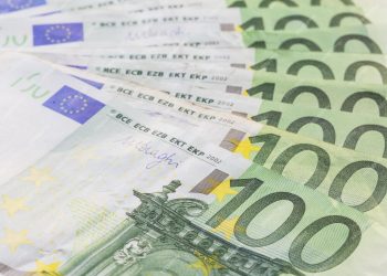 Gjeti një shumë të caktuar parash, qytetari nga Shtimja i dorëzon në polici