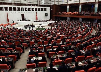 Ministrat turq do të informojnë parlamentin për sulmet e Izraelit dhe situatën në Lindjen e Mesme