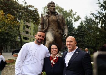 27 Vjet nga rënia, Haradinaj: Adrian Krasniqi ishte zemërbardhë, guximtar i pashoq, mishëronte frymën e lirisë
