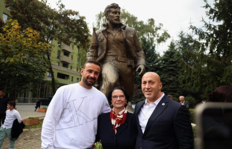 27 Vjet nga rënia, Haradinaj: Adrian Krasniqi ishte zemërbardhë, guximtar i pashoq, mishëronte frymën e lirisë