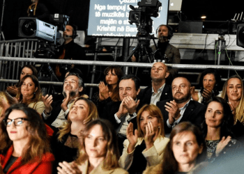 Kurti uron fituesin e edicionit të dytë të Festivalit të Këngës në RTK