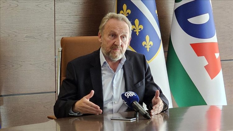 ‘I admiruar e respektuar nga Lindja e Perëndimi’ Bakir Izetbegoviq: E gjithë jeta e Alijas është mesazh, ai besonte se familja është vlera më e madhe