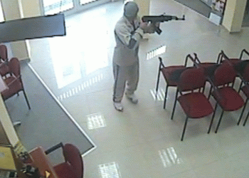 Grabitje nën kërcënimin e armës në një pompë të derivateve