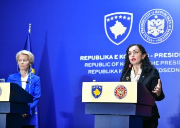 Von der Leyen nga Prishtina denoncon “luftën hibride” të Rusisë ndaj demokracive të Ballkanit