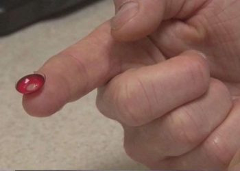 Thjerrëzat me ngjyrë për Halloween mund t’ju verbojnë