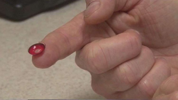 Thjerrëzat me ngjyrë për Halloween mund t’ju verbojnë