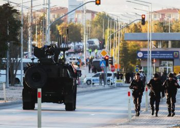 Turqia godet objektivat e militantëve kurdë në Irak dhe Siri pas sulmit vdekjeprurës ndaj kompanisë së mbrojtjes