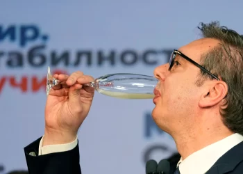 Von der Leyen arrin në Serbi, pritet nga Vuçiqi