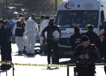 “Sulm terrorist” në kompaninë e hapësirës ajrore në Turqi, disa të vdekur