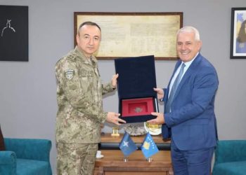 Ministri Sveçla e falënderoi Ulutashin për shërbimin e tij si komandant i KFOR-it