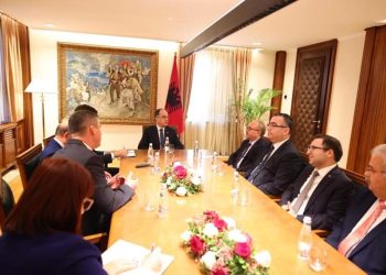 Presidenti Begaj takon delegacionin e Fondacionit Turk Maarif