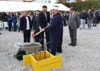 Vihet gurthemeli i xhamisë në Lagjen e Spitalit në Gjilan