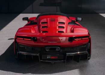 Ferrari prezanton makinën më të fuqishme të historisë së tij (Foto)