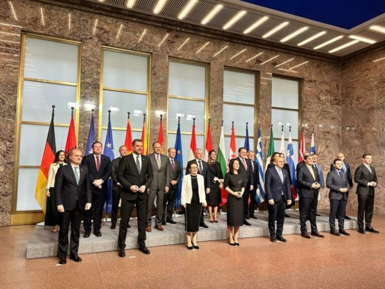 Gërvalla në takimin për Procesin e Berlinit kërkon urgjentisht të hapen arkivat për personat e zhdukur me dh*unë